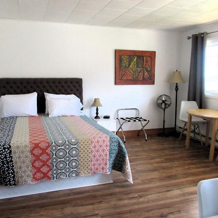 Motel Et Chalet Natabel แปร์เซ ภายนอก รูปภาพ